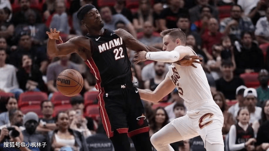 猛龙主场大胜骑士保持不败 猛龙主场大胜骑士保持不败