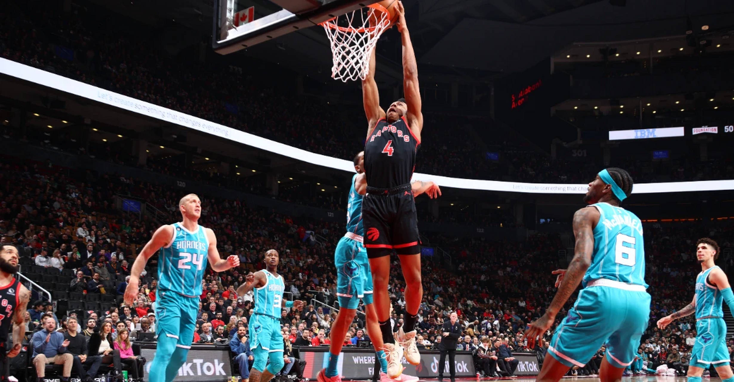 猛龙主场大胜骑士保持不败 猛龙主场大胜骑士保持不败