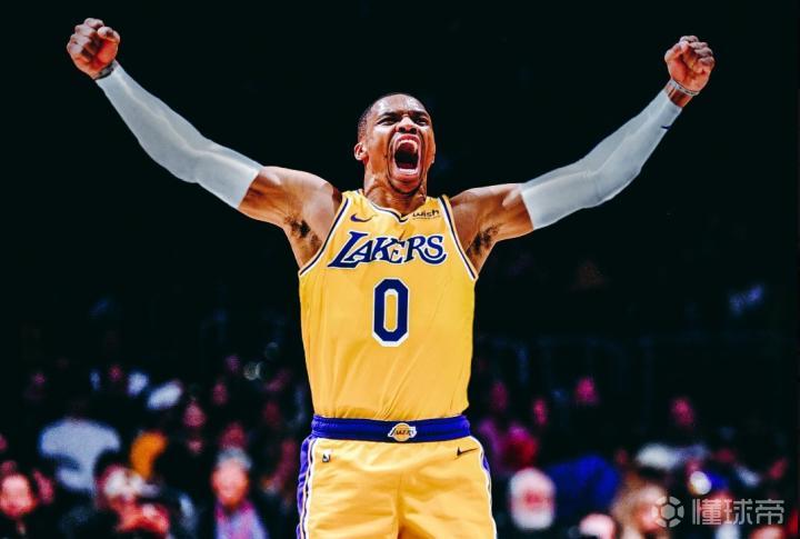 乐鱼体育线上网站-湖人惨败雷霆，维斯布鲁克砍下三双数据