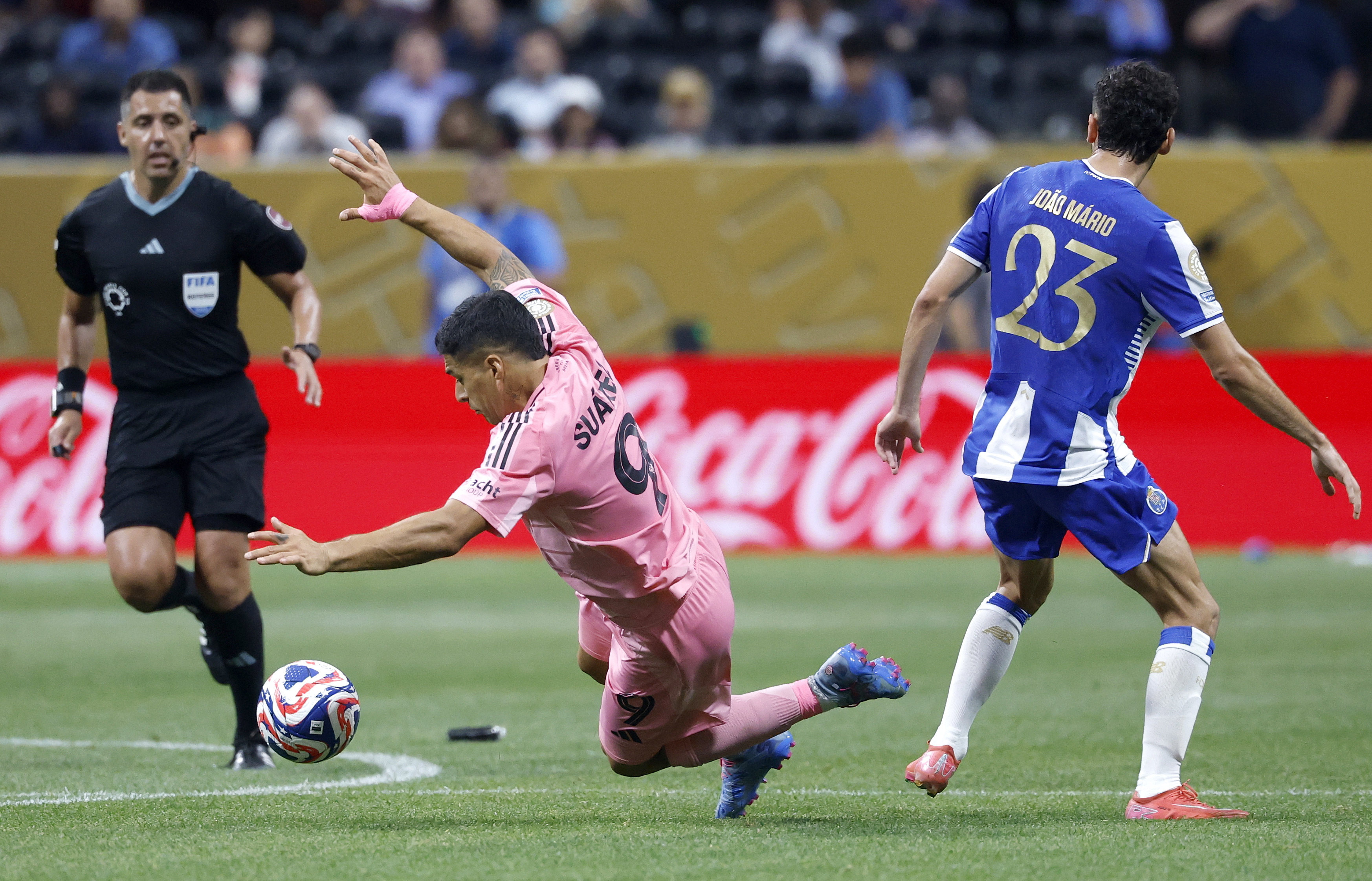 火爆!国际足球赛事席卷全球 火爆!国际足球赛事席卷全球